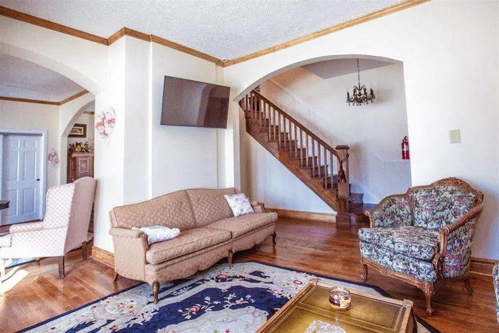 Speedway Legacy Inn Indianapolis Bagian luar foto